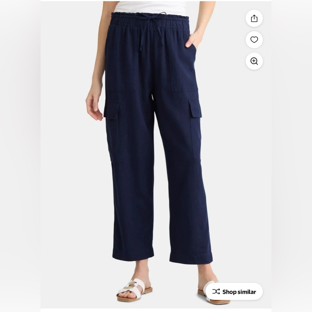 Time and Tru Women's Linen Blend Cropped
Cargo Pants - Picture 2 of 8
